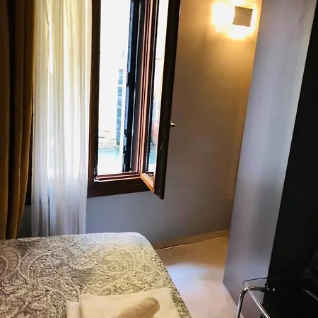 Dream On The River * البندقية